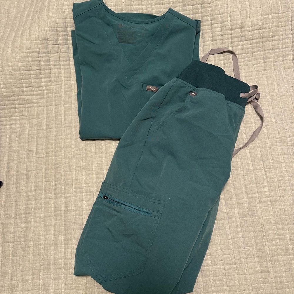 Figs scrub Set with Jogger Pants